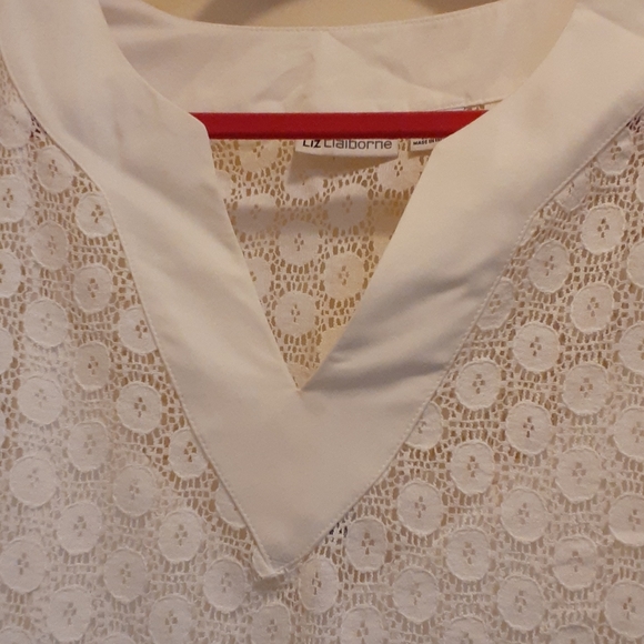 Beautiful Laser cut top - Picture 2 of 3